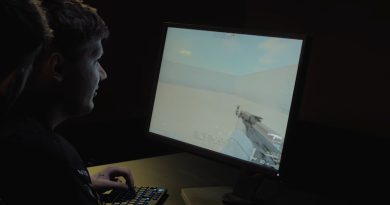 Mengapa Banyak Pemain FPS Profesional Menggunakan Stretched Resolution